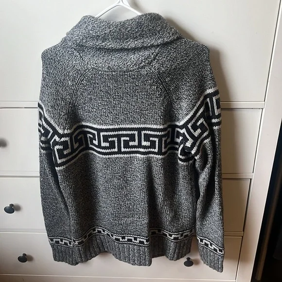 Sweater - Picture 2 of 3